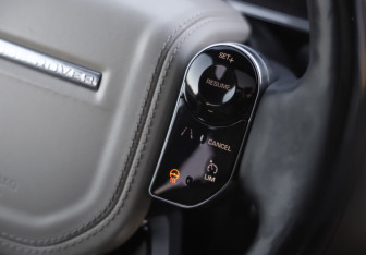 Подержанный автомобиль Land Rover Range Rover 2018 года (14 фото)