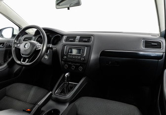 Подержанный автомобиль Volkswagen Jetta Sedan 2016 года (11 фото)