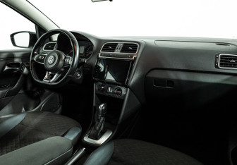 Подержанный автомобиль Volkswagen Polo Sedan 2020 года (9 фото)