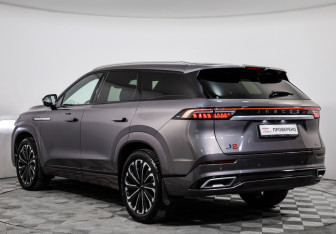 Подержанный автомобиль Jaecoo J8 2024 года (7 фото)