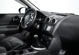 Подержанный автомобиль Nissan Qashqai 2010 года (12 фото)
