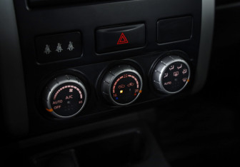 Подержанный автомобиль Nissan X-Trail 2012 года (13 фото)