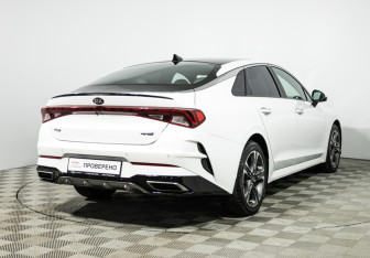 Подержанный автомобиль Kia K5 2020 года (5 фото)