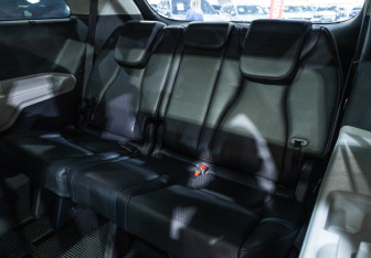 Подержанный автомобиль Kia Carnival 2021 года (15 фото)