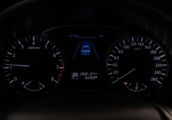 Подержанный автомобиль Nissan Teana 2015 года (14 фото)