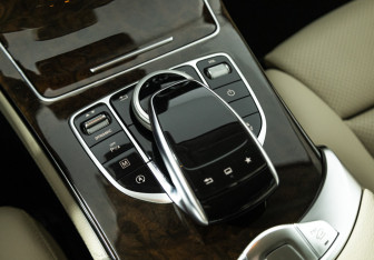 Подержанный автомобиль Mercedes-Benz GLC Coupe 2015 года (18 фото)