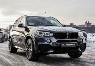 Подержанный автомобиль BMW X5 2016 года (5 фото)
