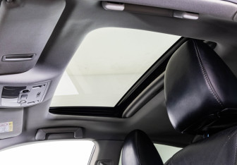 Подержанный автомобиль Lexus ES 2013 года (21 фото)