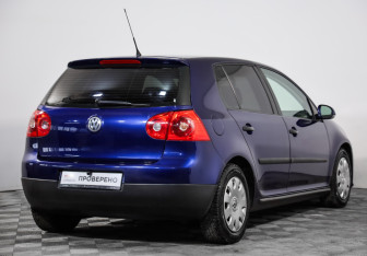 Подержанный автомобиль Volkswagen Golf Hatchback 2005 года (5 фото)