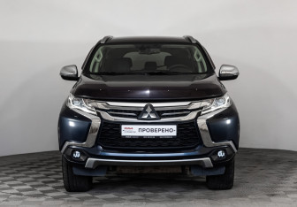 Подержанный автомобиль Mitsubishi Pajero Sport 2018 года (2 фото)