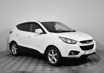 Подержанный автомобиль Hyundai ix35 2012 года (3 фото)