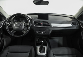 Подержанный автомобиль Audi Q3 2018 года (10 фото)