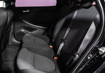 Подержанный автомобиль Hyundai Solaris Sedan 2011 года (10 фото)