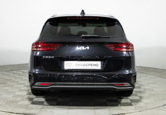Подержанный автомобиль Kia Ceed Wagon 2022 года (6 фото)