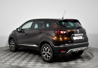 Подержанный автомобиль Renault Kaptur 2018 года (7 фото)