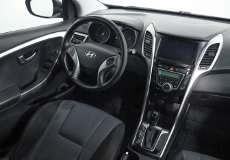 Подержанный автомобиль Hyundai i30 Hatchback 2016 года (8 фото)