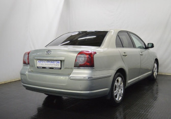 Подержанный автомобиль Toyota Avensis Sedan 2007 года (5 фото)