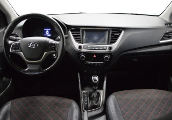 Подержанный автомобиль Hyundai Solaris Sedan 2018 года (14 фото)