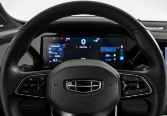 Подержанный автомобиль Geely Monjaro 2024 года (19 фото)