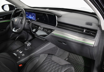 Подержанный автомобиль Hongqi HS5 2024 года (14 фото)