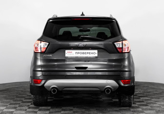 Подержанный автомобиль Ford Kuga 2018 года (7 фото)