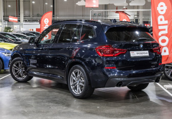 Подержанный автомобиль BMW X3 2018 года (11 фото)