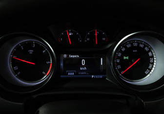 Подержанный автомобиль Opel Astra Wagon 2019 года (12 фото)