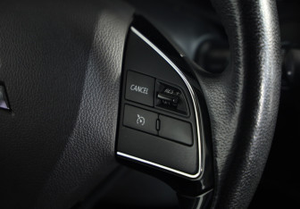 Подержанный автомобиль Mitsubishi Outlander 2018 года (11 фото)