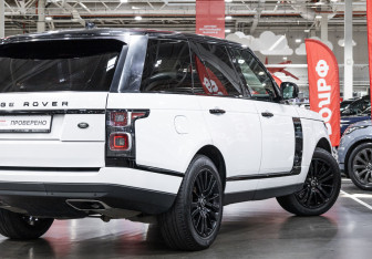 Подержанный автомобиль Land Rover Range Rover 2018 года (9 фото)