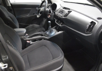 Подержанный автомобиль Kia Sportage 2012 года (12 фото)