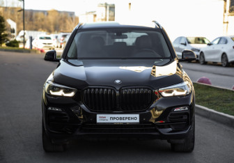 Подержанный автомобиль BMW X5 2021 года (3 фото)