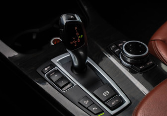 Подержанный автомобиль BMW X3 2012 года (19 фото)