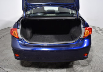 Подержанный автомобиль Toyota Corolla Sedan 2007 года (18 фото)