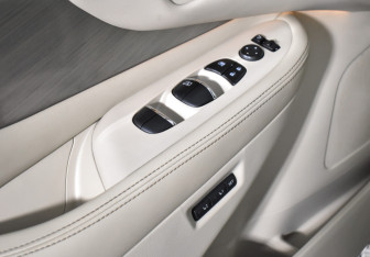 Подержанный автомобиль Nissan Murano Suv 2016 года (9 фото)
