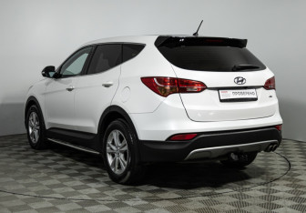 Подержанный автомобиль Hyundai Santa Fe 2014 года (7 фото)