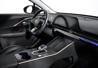 Подержанный автомобиль Omoda C5 2023 года (14 фото)