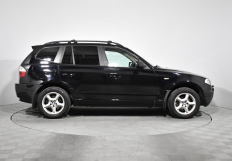 Подержанный автомобиль BMW X3 2004 года (4 фото)