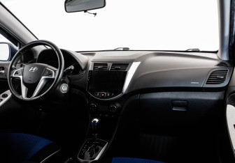 Подержанный автомобиль Hyundai Solaris Hatchback 2012 года (9 фото)