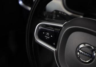 Подержанный автомобиль Volvo V90 2018 года (13 фото)