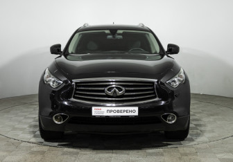 Подержанный автомобиль Infiniti QX70 2013 года (2 фото)