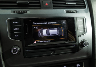 Подержанный автомобиль Volkswagen Golf Hatchback 2013 года (16 фото)