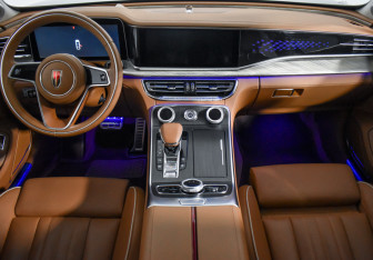 Подержанный автомобиль Hongqi H9 2023 года (17 фото)