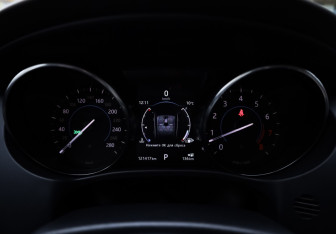 Подержанный автомобиль Jaguar F-Pace 2017 года (18 фото)