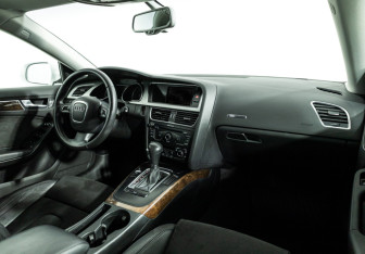 Подержанный автомобиль Audi A5 Liftback 2011 года (9 фото)
