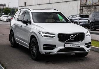 Подержанный автомобиль Volvo XC90 2019 года (5 фото)