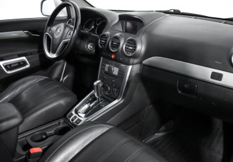 Подержанный автомобиль Opel Antara 2012 года (12 фото)