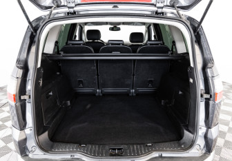 Подержанный автомобиль Ford S-MAX 2008 года (20 фото)