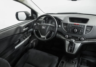 Подержанный автомобиль Honda CR-V 2013 года (9 фото)