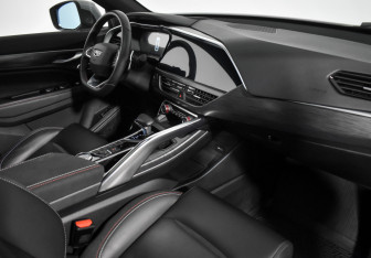 Подержанный автомобиль Geely Tugella 2022 года (14 фото)