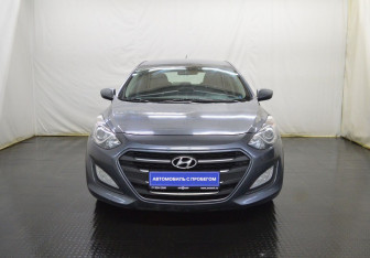 Подержанный автомобиль Hyundai i30 Hatchback 2016 года (2 фото)